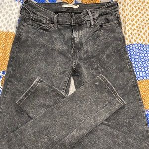 Levi 711 skinny jeans